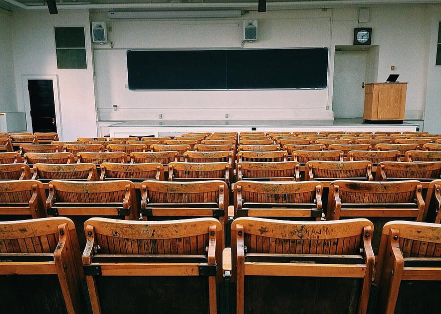 La cláusula Covid en un contrato de alquiler es una solución para que los estudiantes, en caso de un prolongado centro de las universidades, puedan resolver su situación con la casa que tienen alquilada sin repetir los problemas que tuvieron en el confinamiento pasado
